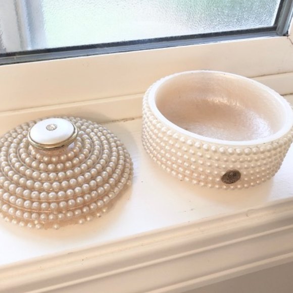 Pearl Jewelry Box / Case - Picture 13 of 15